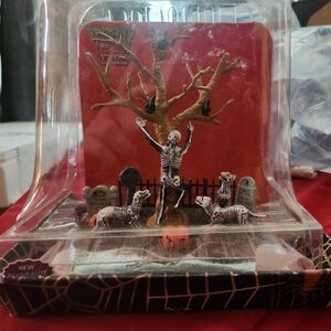 Pre-owned Lemax Spooky Town In the Wrong Graveyard